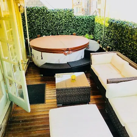 Piccadilly Circus Suites London