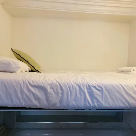 Piccadilly Circus Suites * London
