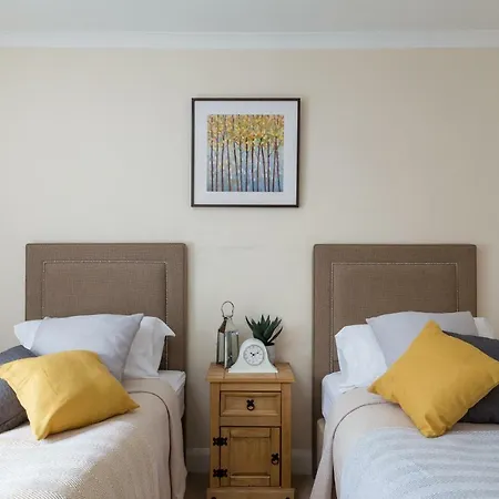 דירה Park Lane Apartments/shaw House לונדון