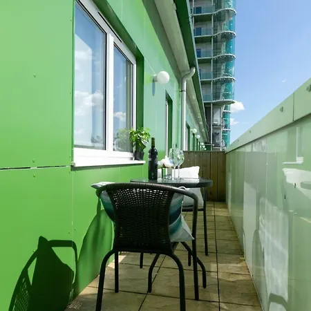 Skyvillion - Cozy In Town With Free Parking & Wifi Apartment