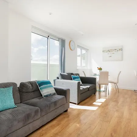 Skyvillion - Cozy In Town With Free Parking & Wifi Apartment *