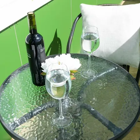 Skyvillion - Cozy In Town With Free Parking & Wifi Enfield