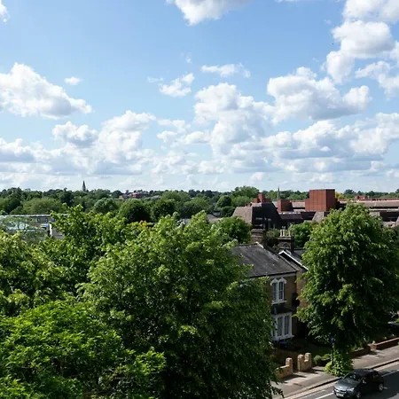 Skyvillion - Cozy In Town With Free Parking & Wifi Apartment