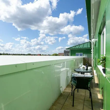 Skyvillion - Cozy In Town With Free Parking & Wifi Enfield