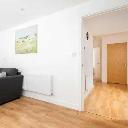 Skyvillion - Cozy In Town With Free Parking & Wifi Apartment *
