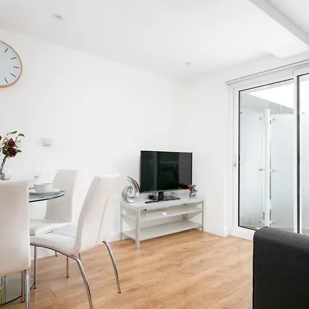 Apartment Skyvillion - Cozy In Town With Free Parking & Wifi *