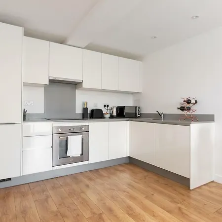 Apartment Skyvillion - Cozy In Town With Free Parking & Wifi Enfield