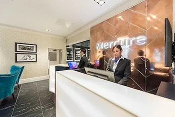 Quality Crown Hyde Park Hotel 4*
