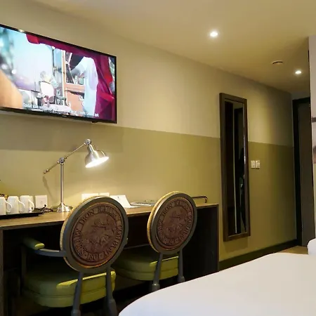 Western London Hotel 4*
