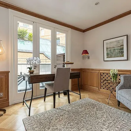 Holiday home Joivy Stunning 6-bed House Near Harrods In Knightsbridge *