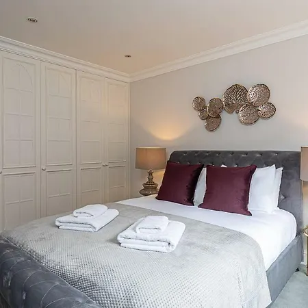 Holiday home Joivy Stunning 6-bed House Near Harrods In Knightsbridge London