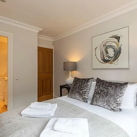 Joivy Stunning 6-bed House Near Harrods In Knightsbridge *