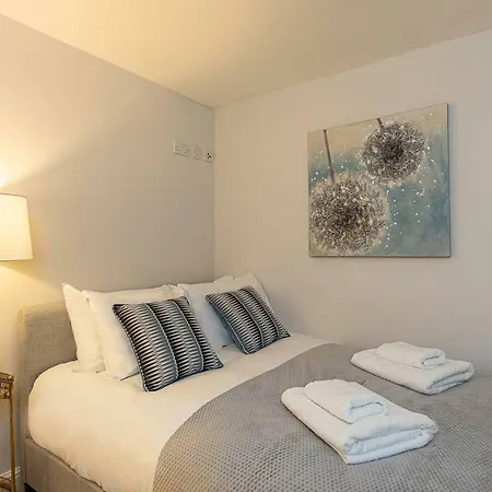 Joivy Stunning 6-bed House Near Harrods In Knightsbridge Holiday home *