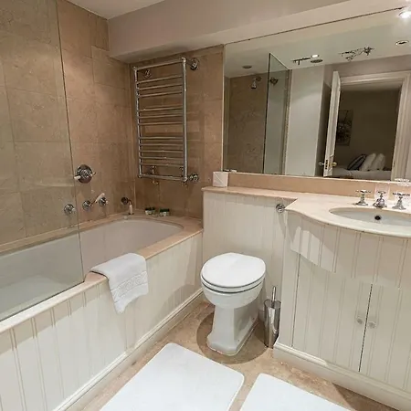 Joivy Stunning 6-bed House Near Harrods In Knightsbridge Holiday home London