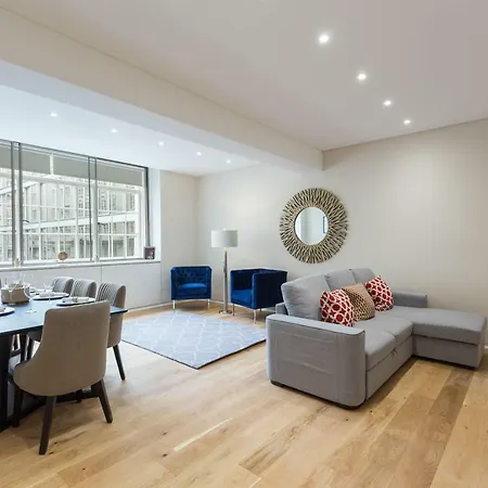 Urban Chic - Exeter Street Apartment London