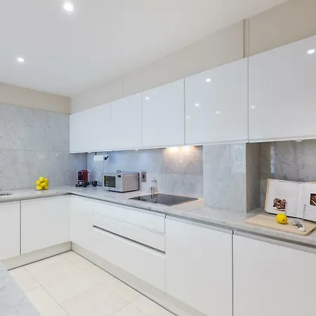 Urban Chic - Exeter Street Apartment *