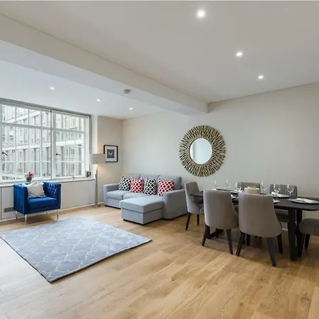 Urban Chic - Exeter Street Apartment London