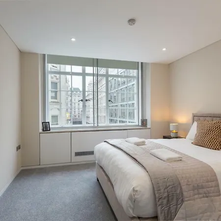 Urban Chic - Exeter Street Apartment London