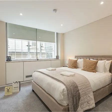 Urban Chic - Exeter Street Apartment *