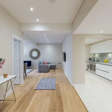 Urban Chic - Exeter Street Apartment *
