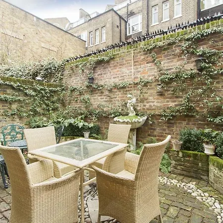 Apartment Chenies Mews