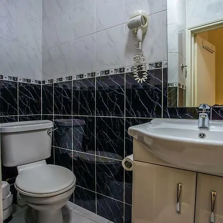 Oyo Lifestyle Golden Guest house