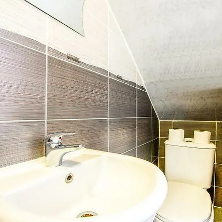 Oyo Lifestyle Golden Guest house London
