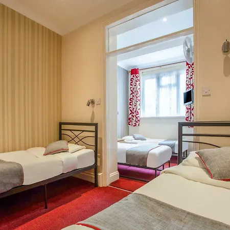 Oyo Lifestyle Golden 3*