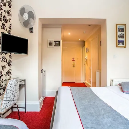 Oyo Lifestyle Golden Guest house London
