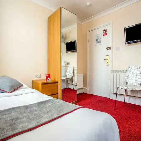 Oyo Lifestyle Golden 3* London