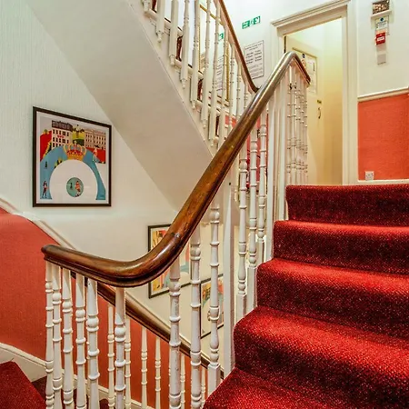 Oyo Lifestyle Golden Guest house