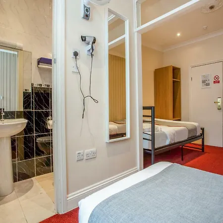 Guest house Oyo Lifestyle Golden 3*
