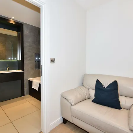 Grand Kew Gardens Daire *