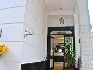 New Dawn Hotel 2*