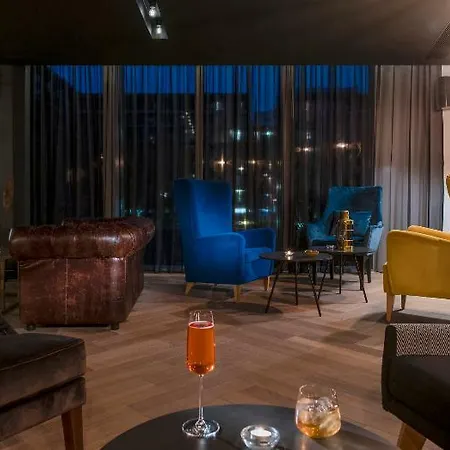 Lincoln Plaza London