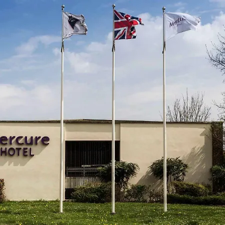 Mercure London Heathrow Airport Hotel 4*