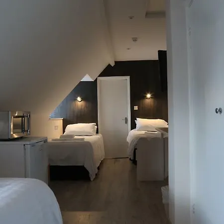 Debden Bed & Breakfast Hillingdon