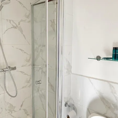 Ifield Road By Mayfair Apartment London