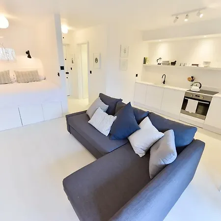 Lägenhet Minimalist Studio With Balcony In Kensington, Sleeps 4 *
