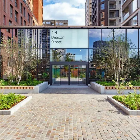Two Bedroom Serviced With Balcony In Weymouth Building, Deacon Street 公寓 *