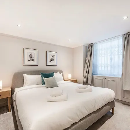 Stylish 2 Bedroom Flat In Knightsbridge * ロンドン