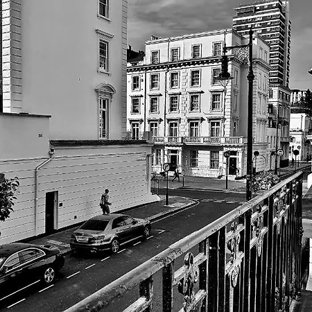 Victoria Guest house London