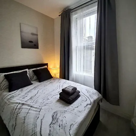 Guest house Victoria London