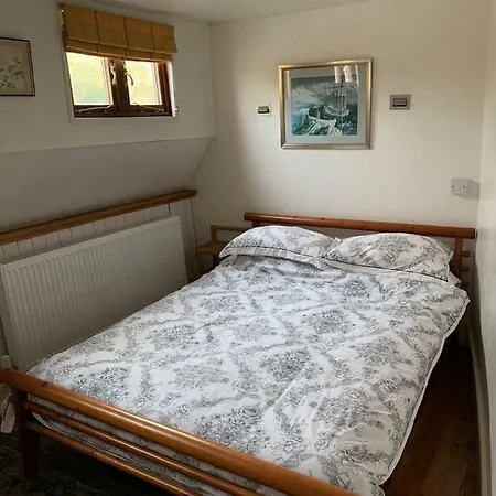 The Bush Houseboat - Kew Bridge Gardens, Holiday home *