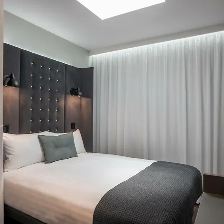Point A Kensington Olympia Hotel 3*