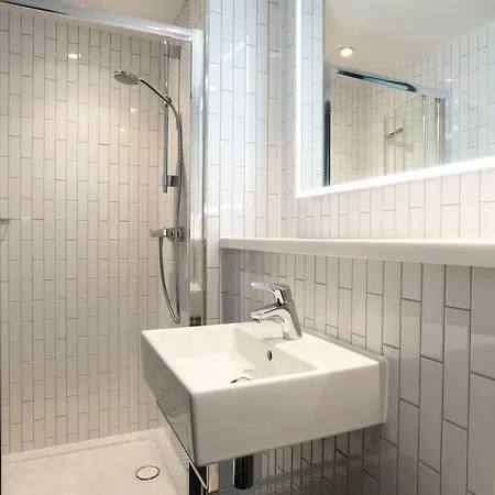 Point A Kensington Olympia Hotel 3*