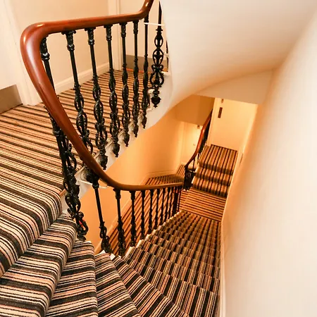 The Kensington 3*