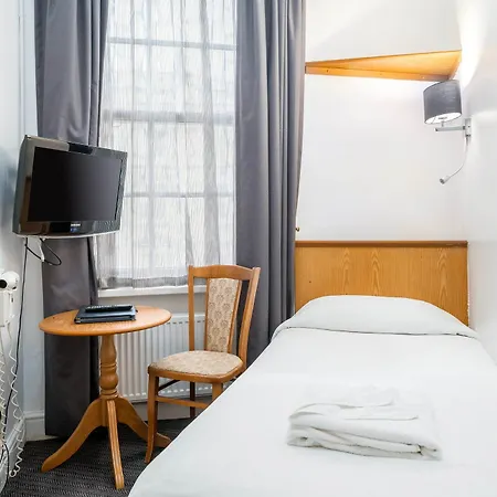 Oyo Townhouse New England, Victoria 3* London