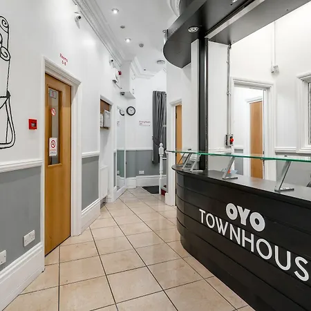 Hotell Oyo Townhouse New England, Victoria 3*