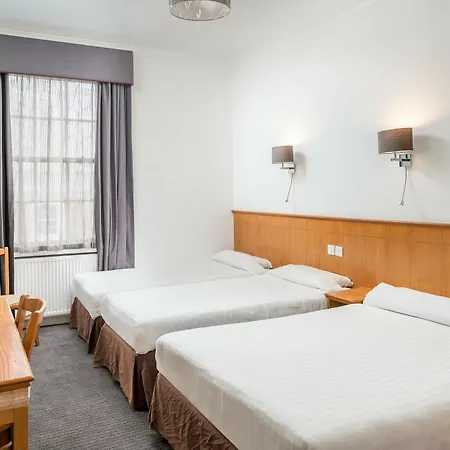 Oyo Townhouse New England, Victoria Hotell 3*